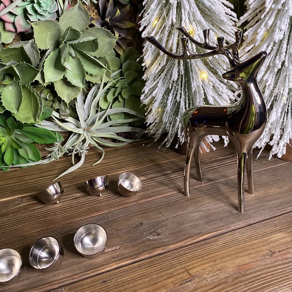 Pottery Barn Large Metal Reflective Silver Reindeer Tea Light Candle Holder - Picture 3 of 16